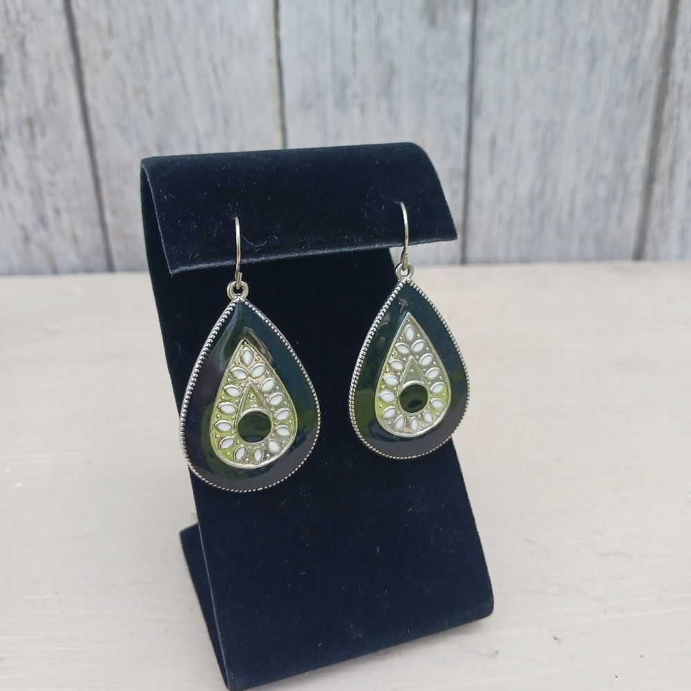 Dangle Black And White Enamel Silver Tone Pierced Teardrop Earrings MCM Elegant